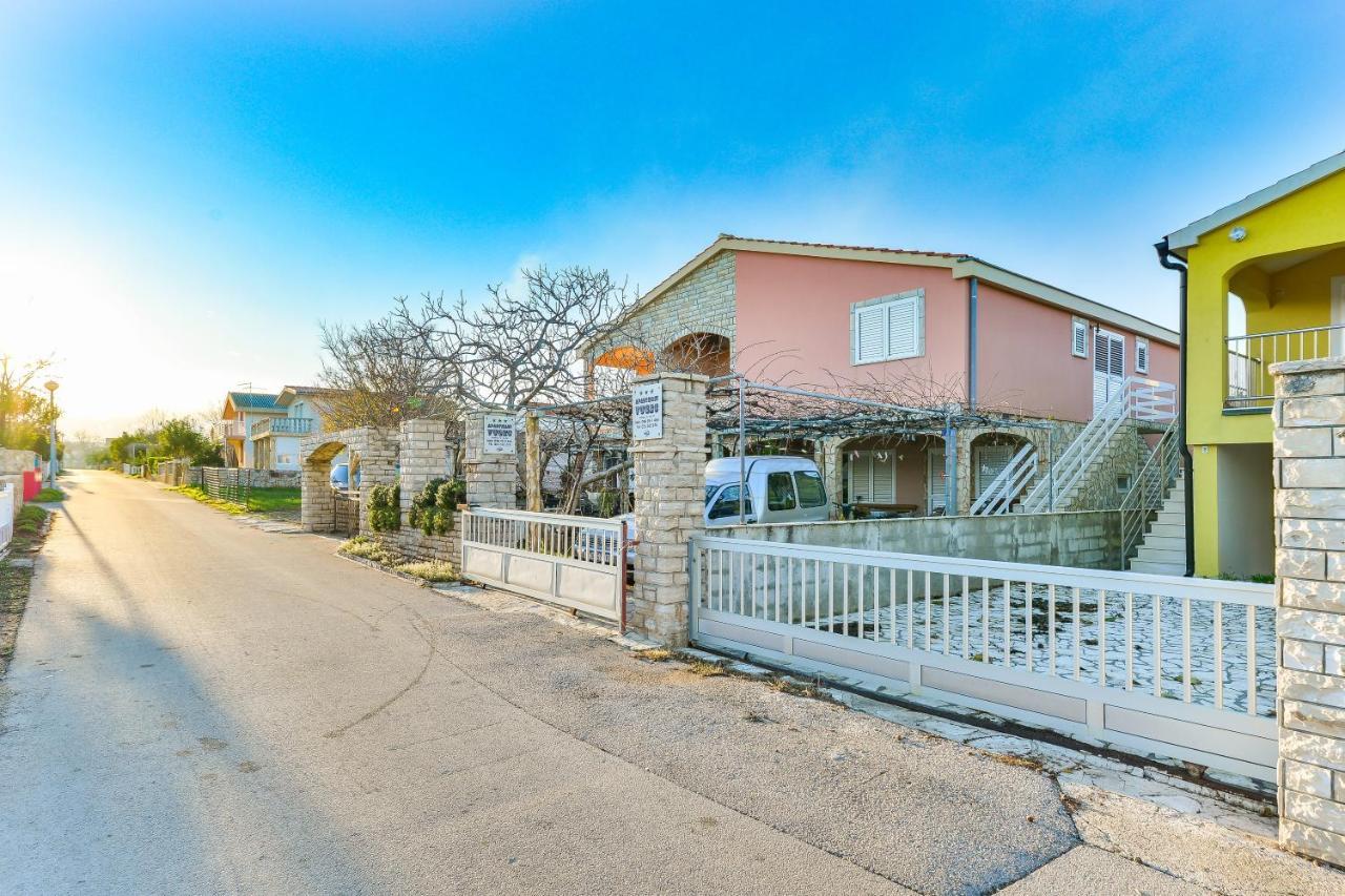 Apartmani Vugec Vir Exterior foto